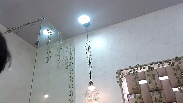 Aria and orien online show from 4, 3, 2025