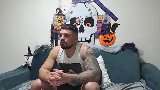 Tiberius hunk online show from 6, 11, 2025