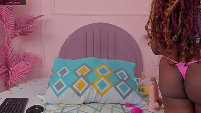 Hanaahquinn online show from 16, 3, 2025