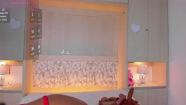 Snapshot of BeverlySteel chatting on 16, 12, 2025 BeverlySteel online show from 16, 12, 2025