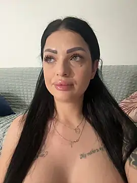 Snapshot of IrisRossie chatting on 23, 6, 2026 IrisRossie online show from 23, 6, 2026