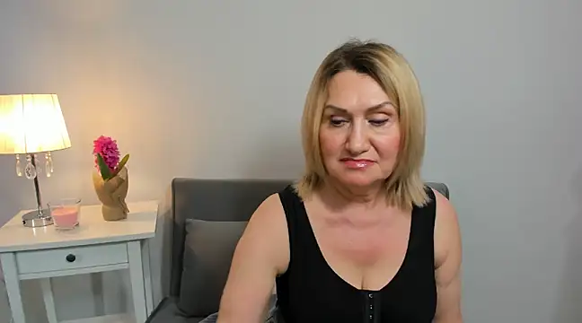 Snapshot of IsabellaSexyMilf chatting on 12, 3, 2025 IsabellaSexyMilf online show from 12, 3, 2025