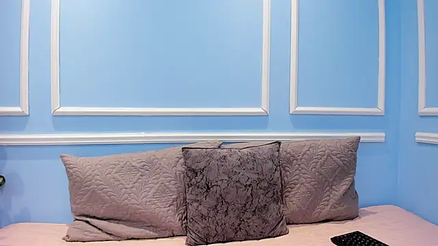 Lucy Canel online show from 3, 11, 2025