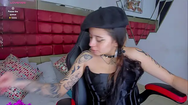 Snapshot of SaskiaGrendel chatting on 3, 2, 2026 SaskiaGrendel online show from 3, 2, 2026