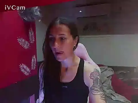 Snapshot of gatitahot-silvy chatting on 10, 11, 2025 gatitahot-silvy online show from 10, 11, 2025