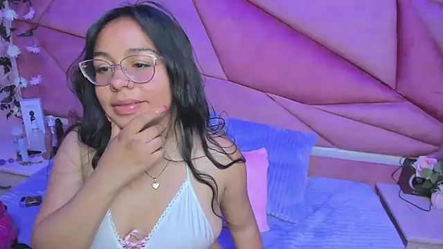 Snapshot of _Violeta_18 chatting on 21, 9, 2025 Violeta 18 online show from 21, 9, 2025