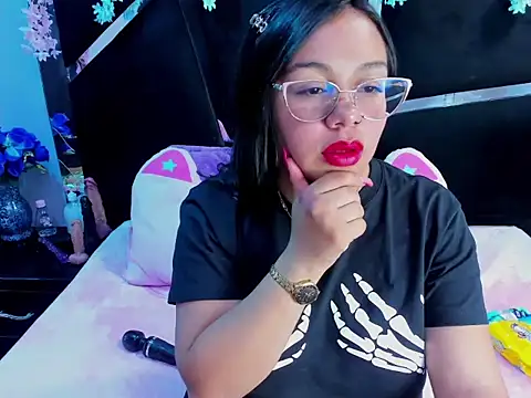 Snapshot of _Violeta_18 chatting on 23, 9, 2025 Violeta 18 online show from 23, 9, 2025