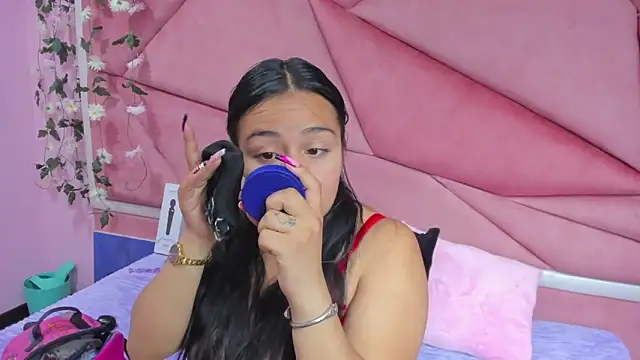 Snapshot of _Violeta_18 chatting on 10, 10, 2025 Violeta 18 online show from 10, 10, 2025