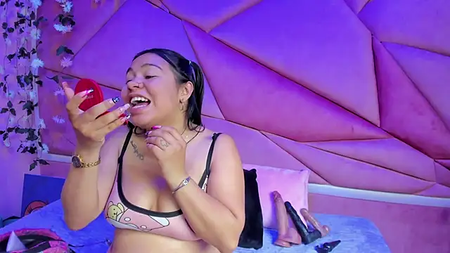 Snapshot of _Violeta_18 chatting on 17, 10, 2025 Violeta 18 online show from 17, 10, 2025