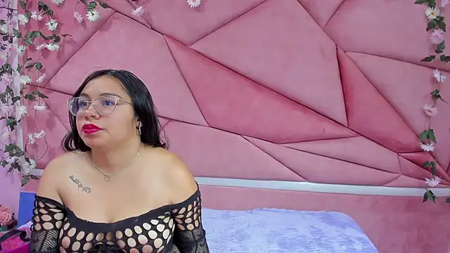 Snapshot of _Violeta_18 chatting on 26, 10, 2025 Violeta 18 online show from 26, 10, 2025