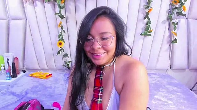 Snapshot of _Violeta_18 chatting on 30, 10, 2025 Violeta 18 online show from 30, 10, 2025