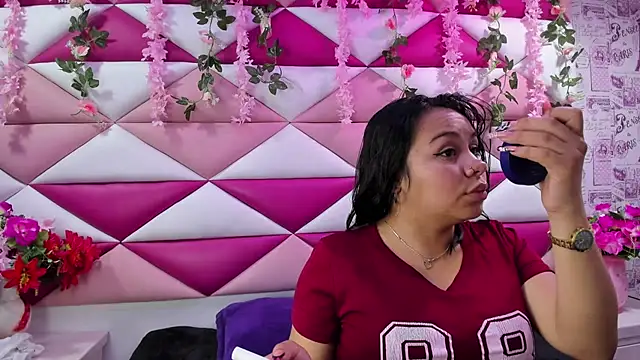 Snapshot of _Violeta_18 chatting on 6, 11, 2025 Violeta 18 online show from 6, 11, 2025