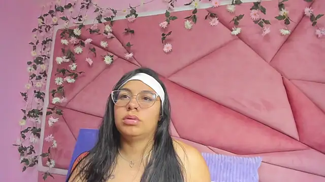 Snapshot of _Violeta_18 chatting on 16, 11, 2025 Violeta 18 online show from 16, 11, 2025