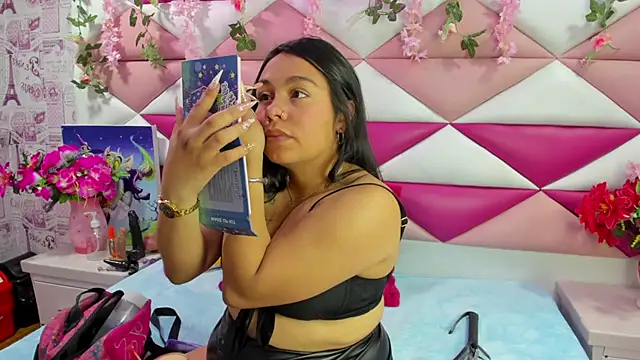 Snapshot of _Violeta_18 chatting on 20, 11, 2025 Violeta 18 online show from 20, 11, 2025