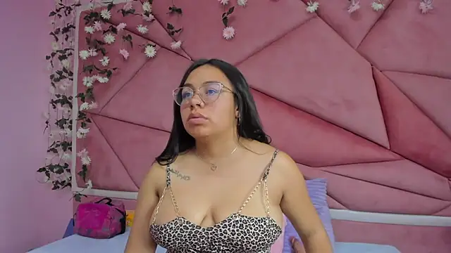 Snapshot of _Violeta_18 chatting on 30, 11, 2025 Violeta 18 online show from 30, 11, 2025