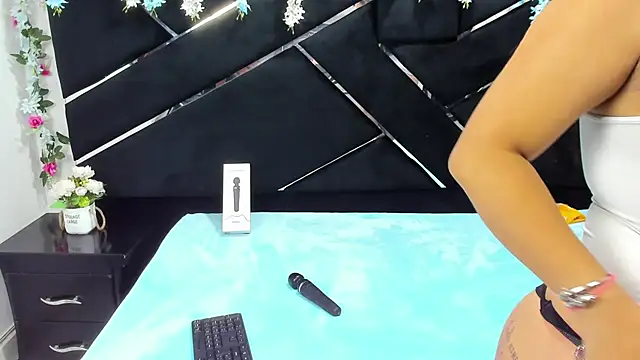 Snapshot of _Violeta_18 chatting on 4, 12, 2025 Violeta 18 online show from 4, 12, 2025