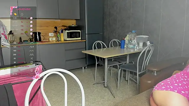 Snapshot of EvaTheHeart chatting on 18, 10, 2025 EvaTheHeart online show from 18, 10, 2025