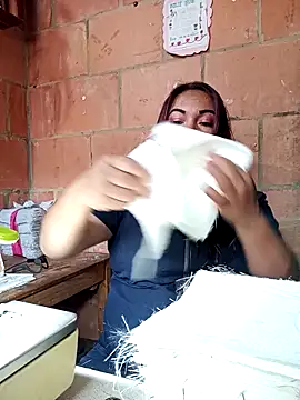 isis milove online show from 12, 3, 2026