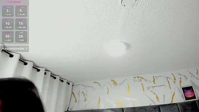 Cristal Velle online show from 3, 12, 2025