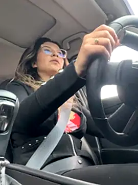 Isabella Varella online show from 26, 11, 2025