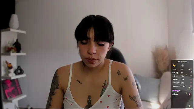 Saraa Desiree online show from 21, 12, 2025