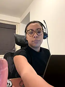 Melia Rayne online show from 3, 12, 2025