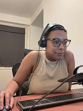 Melia Rayne online show from 10, 2, 2026