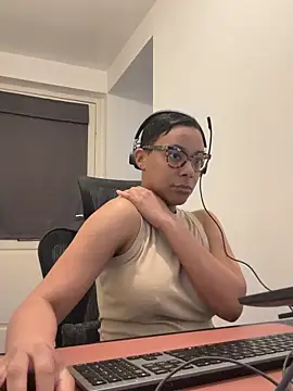 Melia Rayne online show from 18, 3, 2026