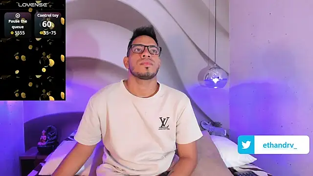 Snapshot of ETHAN_DRAVEN chatting on 21, 10, 2025 ETHAN DRAVEN online show from 21, 10, 2025