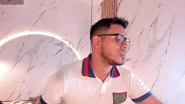 Snapshot of ETHAN_DRAVEN chatting on 23, 10, 2025 ETHAN DRAVEN online show from 23, 10, 2025