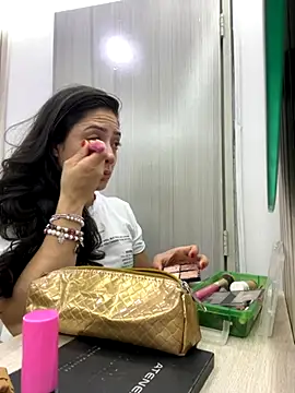 isabella winkler online show from 30, 10, 2025