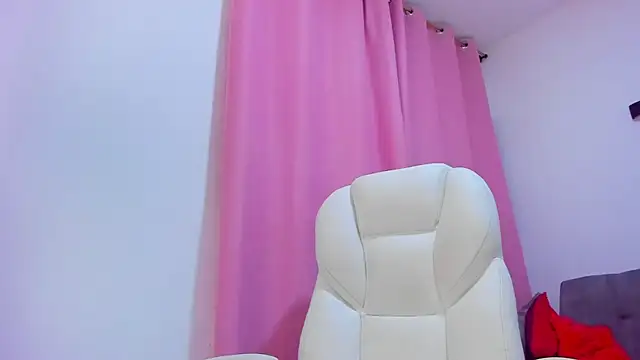 Snapshot of gaaby_foxx chatting on 11, 11, 2025 gaaby foxx online show from 11, 11, 2025