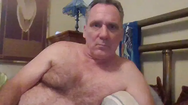 Snapshot of HunkofRock chatting on 6, 7, 2026 HunkofRock online show from 6, 7, 2026