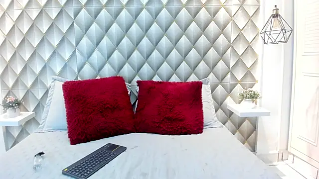 Hanna Kupper online show from 11, 3, 2025