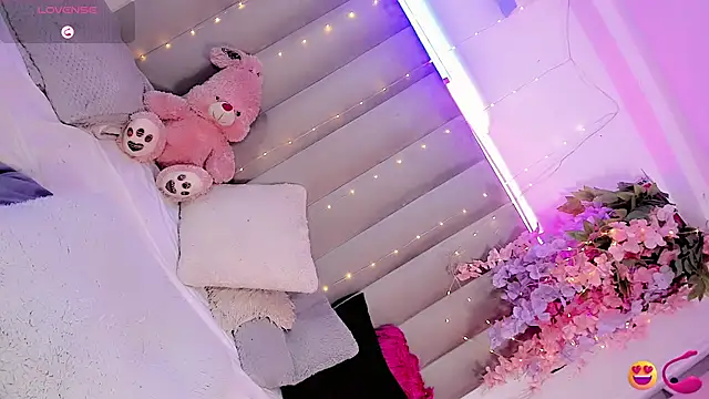 Snapshot of Nina_Keyli chatting on 12, 6, 2026 Nina Keyli online show from 12, 6, 2026
