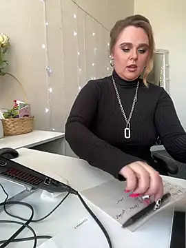 Juicy PeachLux online show from 7, 3, 2025