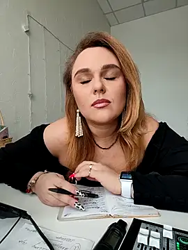 Juicy PeachLux online show from 19, 3, 2025