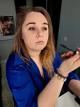 Juicy PeachLux online show from 13, 11, 2025