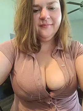 Snapshot of Bigmouthbitch chatting on 13, 9, 2025 Bigmouthbitch online show from 13, 9, 2025