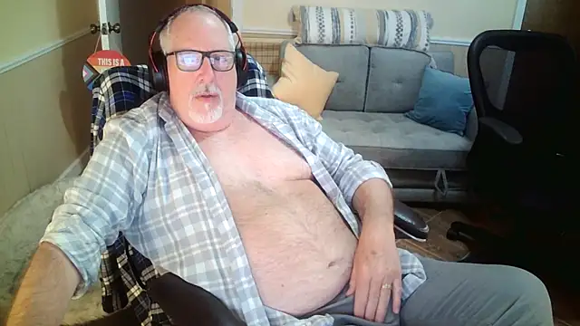 superbearboss online show from 15, 4, 2026