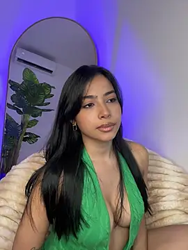  Emily Thompson  online show from 14, 12, 2025