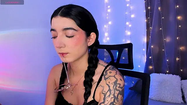 Snapshot of Hi_Soyfer chatting on 23, 4, 2026 Hi Soyfer online show from 23, 4, 2026