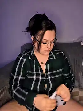 Saucy-Serenity online show from 12, 11, 2025