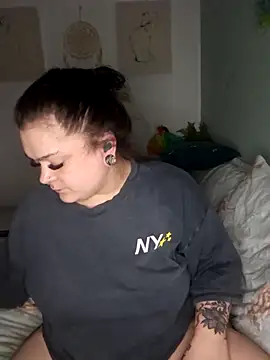 Saucy-Serenity online show from 10, 4, 2026