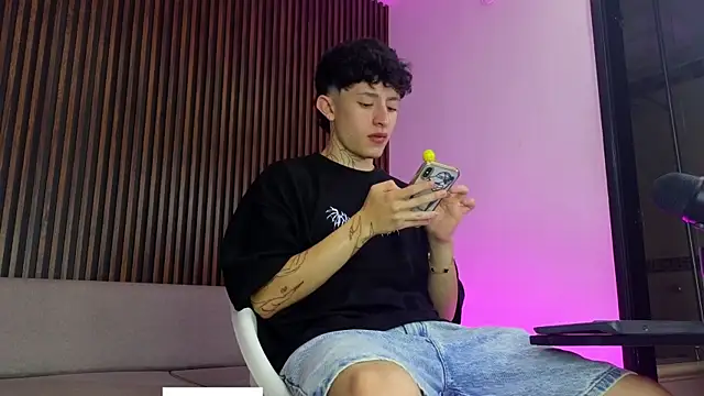 troy rouge online show from 17, 9, 2025