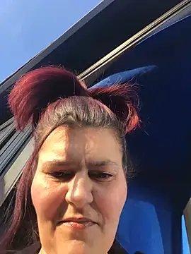 Curvy-Essex-Milf online show from 9, 3, 2025