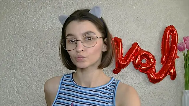 Snapshot of luna_Gharming chatting on 9, 3, 2025 luna Gharming online show from 9, 3, 2025