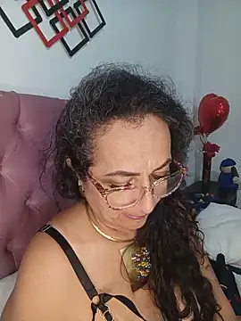 Snapshot of AlessandraLeroy chatting on 19, 5, 2026 AlessandraLeroy online show from 19, 5, 2026