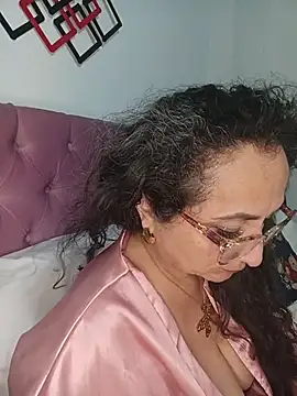 Snapshot of AlessandraLeroy chatting on 21, 5, 2026 AlessandraLeroy online show from 21, 5, 2026