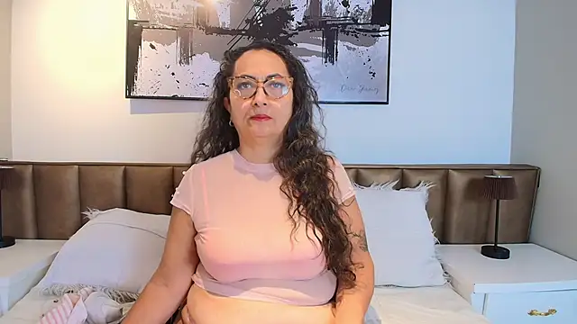 Snapshot of AlessandraLeroy chatting on 24, 5, 2026 AlessandraLeroy online show from 24, 5, 2026